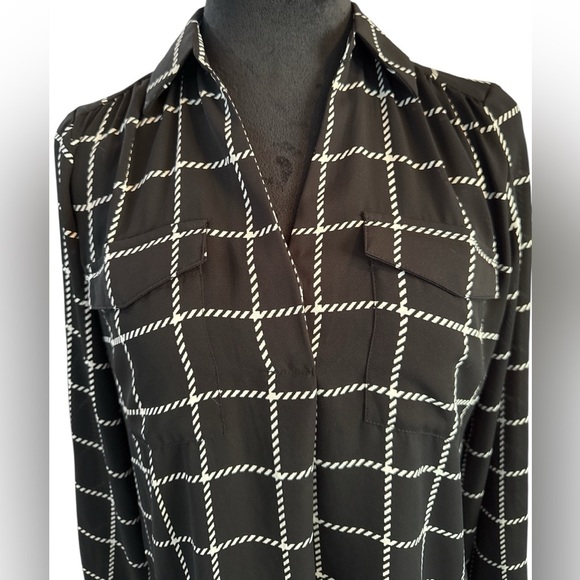 Ann Taylor Factory Petite Black & White Rope Grid Print Button Down Blouse SP - Picture 3 of 9